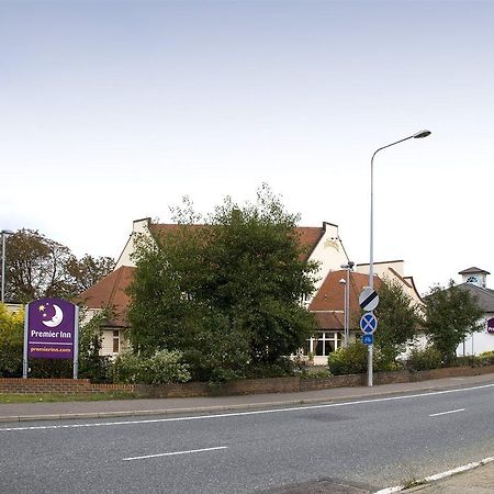 Premier Inn Basildon Rayleigh Exterior photo